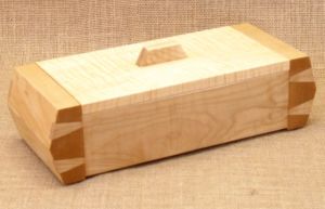 WooworksbyJohn-SlantedDovetailBox-MapleSplendor
