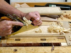 HandcutDovetails-Walnut-QuarterSawnWhiteOak-Assy-5